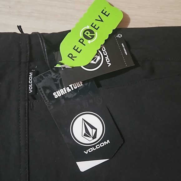 NWT Men's Volcom Surf and Turf Board Shorts aka "Frickn SNT STATIC 2" sz 38x20 - Picture 7 of 8